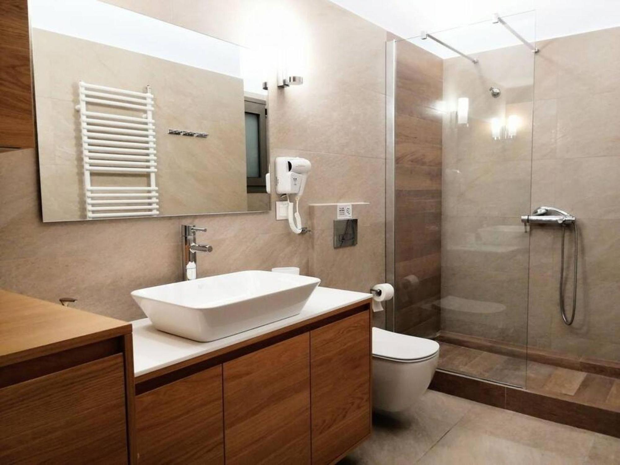 Elegant Apartment In Acropolis Athene Buitenkant foto